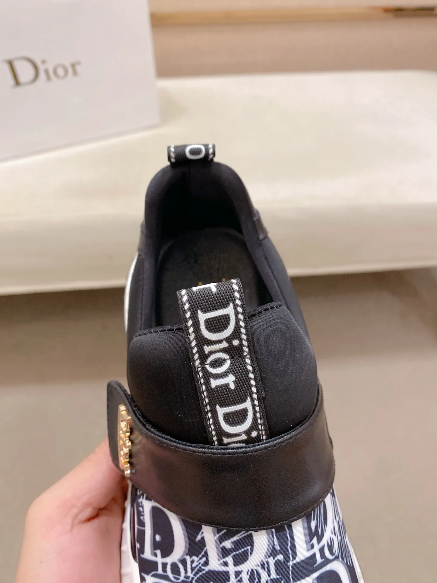 Factory price: 440💰[Dior·Dior] New casual sports style men's shoes, new spring and summer design, perfect workmanship, lace-up lazy style to create wardrobe quality, upper: imported cowhide, sheepskin lining is soft and comfortable, ultra-light TPU wear-resistant outsole, simple, versatile fashion men's shoes, excellent color code number 38--44. (Can be customized for 45 non-refundable)